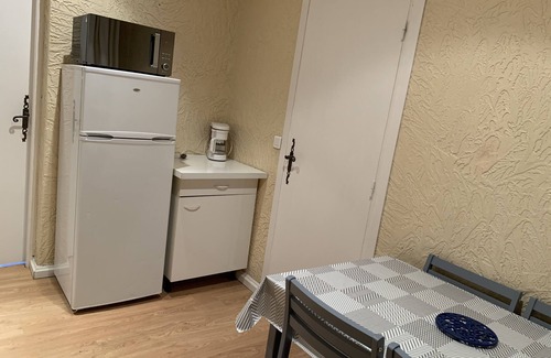 Allos Apartamento | Estudio reformado de 30m2 con cocina independiente.