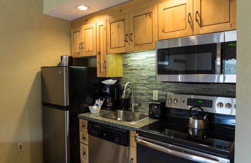 Park City Condominio | Renovated Studio with All of the Necessities by RedAwning - Save 20% on 7+ Nights!