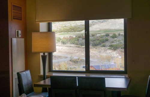 Park City Condominio | Renovated Studio with All of the Necessities by RedAwning - Save 20% on 7+ Nights!