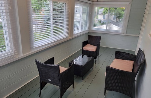 Saint Joseph Casa | Renovated top to bottom - walk to downtown and beach - stylishly decorated