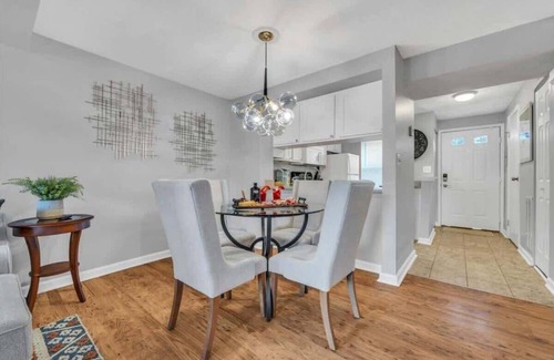 Decatur Casa | Renovated townhome on bike path includes bikes!