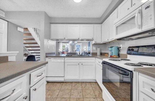 Decatur Casa | Renovated townhome on bike path includes bikes!