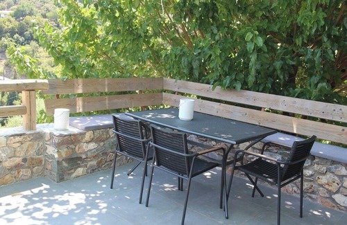 Livadi Casa | Renovated traditional Greek house with sea view! Beaches nearby!