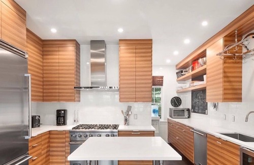 Barnes Landing Casa | Casa de playa 5 + recientemente renovada junto a la bahía con piscina, ideal para reuniones familiares