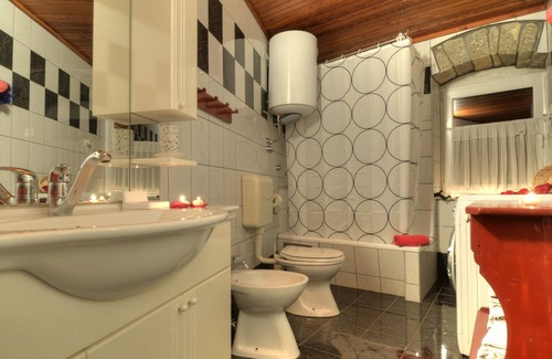 Sveti Martin Villa | Renovated villa, JACUZZI with panoramic view, pool, fully fenced yard, wi-fee.