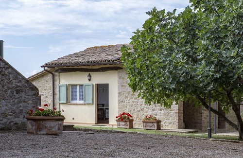 Guzman Villa | Renovated Villa With Little Medieval Village
