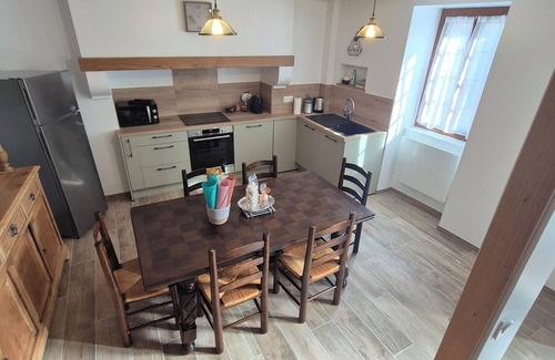 Esquieze-Sere Casa | Renovated village house close to major sites and 3 ski resorts.