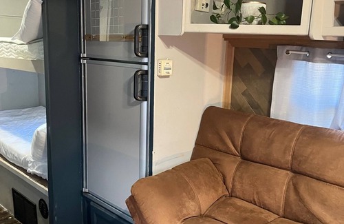 Hayfork Casa | Renovated Vintage 5th Wheel