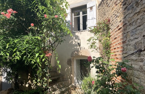 Savigny-les-Beaune Casa | Renovated winegrower's house in a quiet location