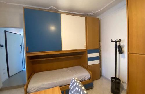 Turro Apartamento | Renovated with two single beds