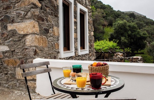 Kalamios Apartamento | Renoviertes Altes Osmanisches Steinhaus, Mitten in der Natur in Voutas Kreta