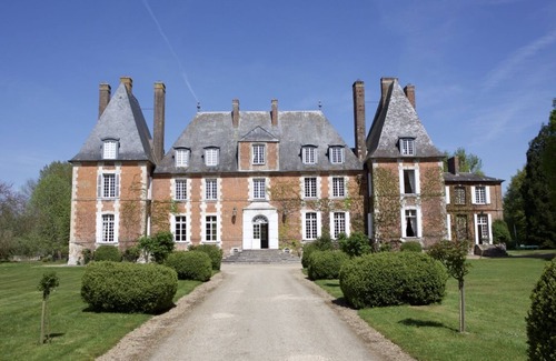Grainville Otro | Rent a beautiful chateau with 28 beds, swimming pool and tennis