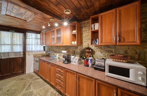 Medven Casa | Rent-a-villa with outdoor jacuzzi, BBQ, trampoline and indoor infrared sauna