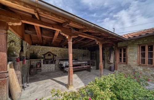 Medven Casa | Rent-a-villa with outdoor jacuzzi, BBQ, trampoline and indoor infrared sauna
