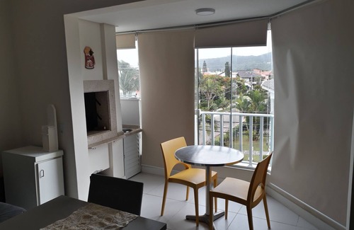 Jurere Internacional Apartamento | Alquiler - en forma. Jurerê - cerca de la playa y al lado de compras abierto