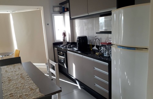 Jurere Internacional Apartamento | Alquiler - en forma. Jurerê - cerca de la playa y al lado de compras abierto