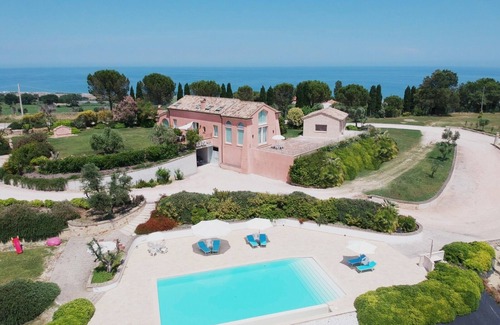 Civitanova Marche Villa | Rent exclusive Villa Nontiscordar with pool in Marche