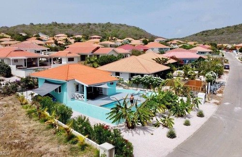 Fontein Casa | Rent our vacation villa with a pool and sea view. Modern and European luxury!