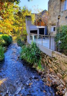 San Martín de los Andes Apartamento | Rentahouse-smandes Casa con arroyo