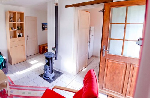 Joyeux Apartamento | Alquiler-Gîte La Petite Maison-Vista al Parque-Baño con bañera