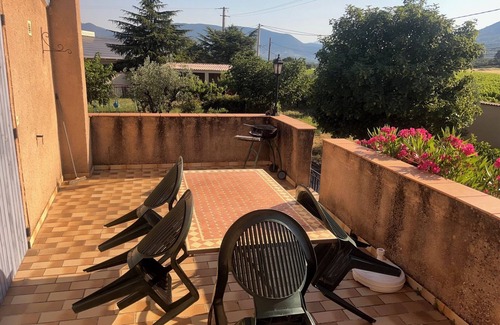 Mirabel-aux-Baronnies Apartamento | Rental in provence with swimming pool