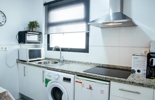 Los Remedios Apartamento | RentalSevilla De paseo por los Remedios