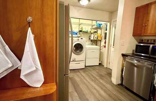 Renton Casa | Renton Gem: 2BR Near Airport, Landing, Southcenter, Bellevue, Seattle