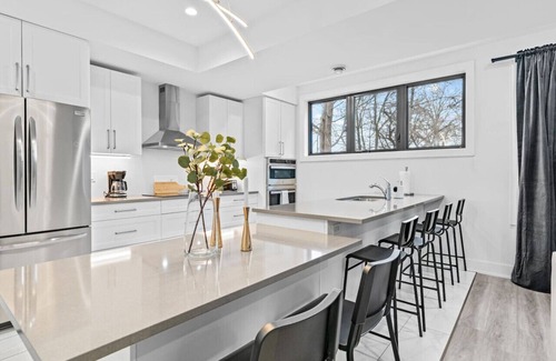 Downtown London Condominio | RentX|Suite Dreams - Downtown/Parking/Wi-Fi/2Bed