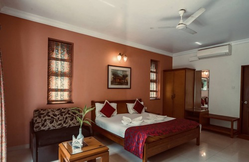 Gauravaddo Hotel | Renzo's Inn