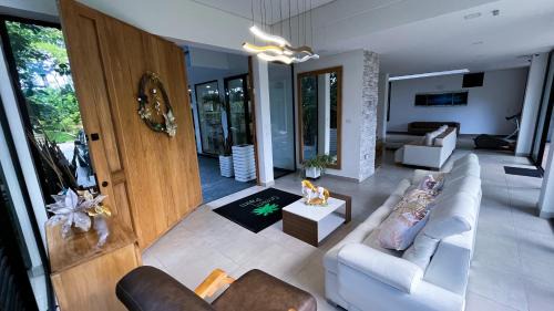 Acacias Casa | Reserva tu casa en la naturaleza con camino al río
