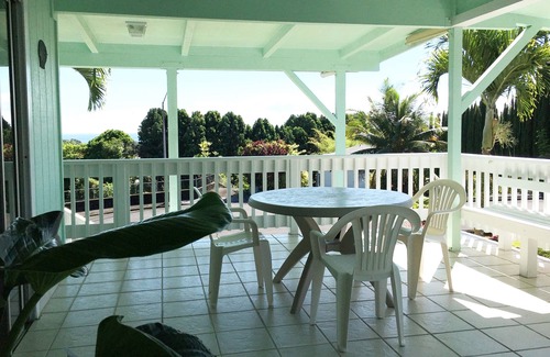 Hilo Casa | Reservations resumed Quiet hilltop location overlooking Hilo Bay.