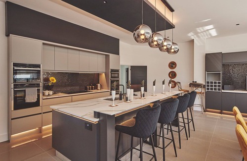 Cheddar Cabaña | Reservoir View - a modern home that sleeps 8 guests in 4 bedrooms