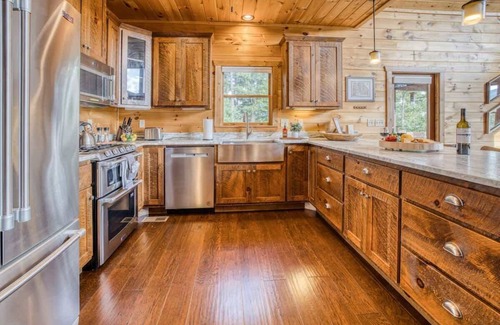 Aska Cabina | Reset Ridge - Mountain view, hot tub, fire pit