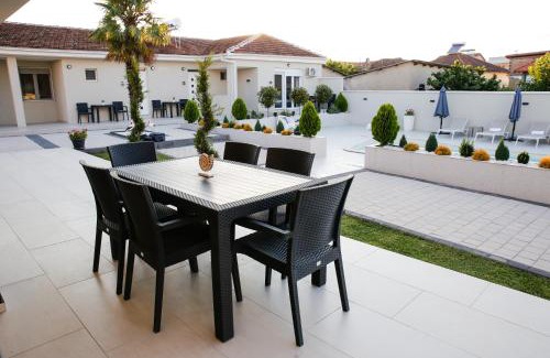 Stojakovo Apartamento | Reshkov Pool Apartments