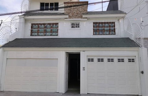 Tlaquepaque Casa | Residencia en zona industrial y universidades.