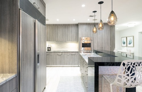 Seven Mile Beach Condominio | Residence 302 2 Bedroom Condo by Redawning