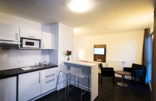 Dijon Apartamento | Residence Adonis Dijon Maison Internationale - Suite 2 People