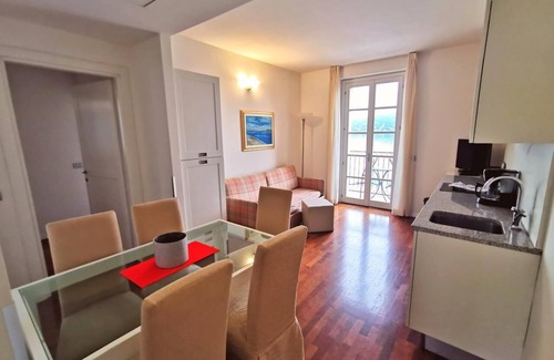 Meina Apartamento | Residence Antico Verbano Three-room apartment Trilo for 6 persons