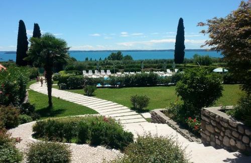 Moniga del Garda Apartamento | Residence Corte Ferrari -Ciao Vacanze-