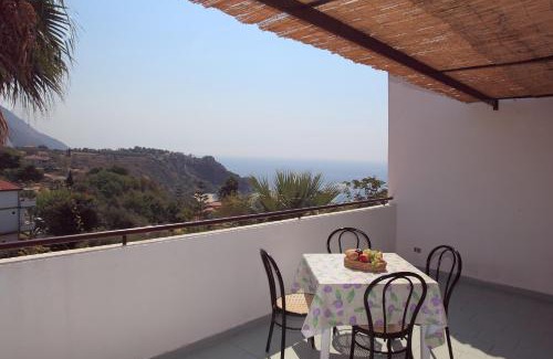 Ricadi Apartamento | Residence Esmeraldo