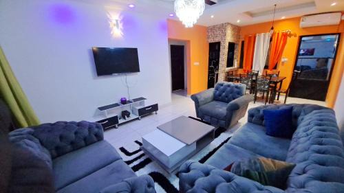 Douala Apartamento | Residence GermanoTech Logbessou appartement meublé 2ch,1salon eau chaude,Wifi,parking,virgile,menagere,canalsat