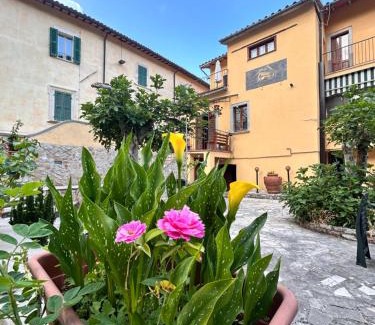 Cerreto di Spoleto Casa | Residence il giardino sul fiume Nera