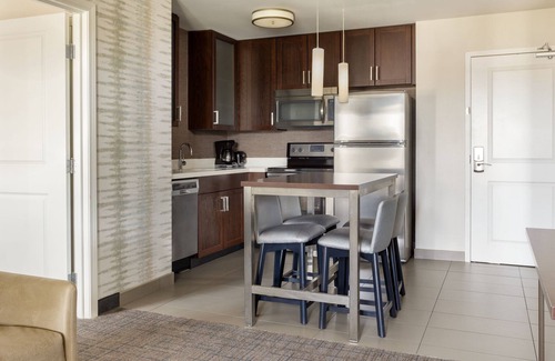 I-435 West KC-KS Hotel | Residence Inn by Marriott Kansas City at The Legends