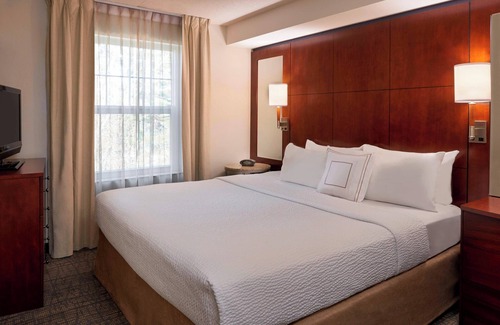 Gravenhurst Hotel | Residence Inn by Marriott Gravenhurst Muskoka Wharf