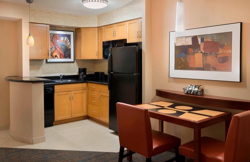 Toronto Entertainment District Hotel | Residence Inn by Marriott Toronto Downtown / Entertainment District
