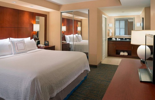 Toronto Entertainment District Hotel | Residence Inn by Marriott Toronto Downtown / Entertainment District