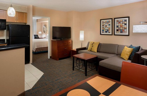Toronto Entertainment District Hotel | Residence Inn by Marriott Toronto Downtown / Entertainment District