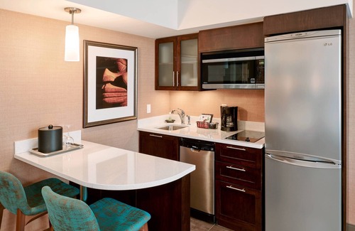Downtown Vancouver Hotel | Residence Inn by Marriott Vancouver Downtown