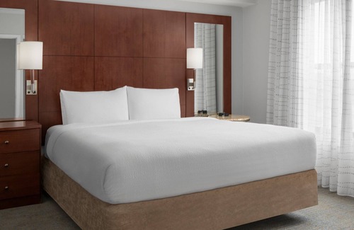 Downtown Burbank Hotel | Residence Inn by Marriott Los Angeles Burbank Downtown