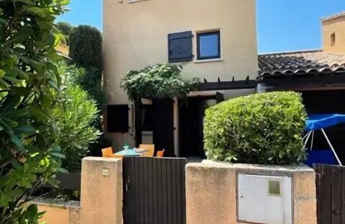 Les Arenes Villa | Residence Les Actinies - Charming cottage 5ARE44 Charming little house with lovely outdoor